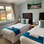 Holiday home Crystal With Hot Tub *