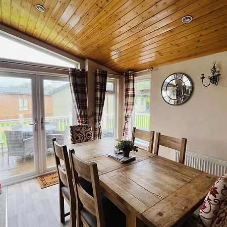 Holiday home Crystal With Hot Tub *