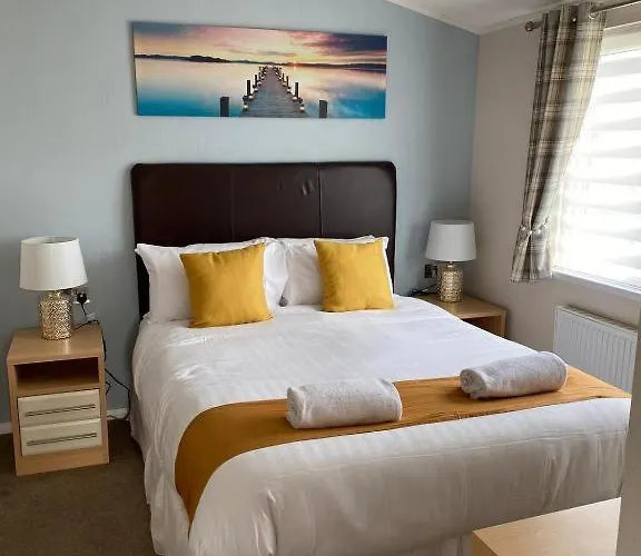 Crystal With Hot Tub *