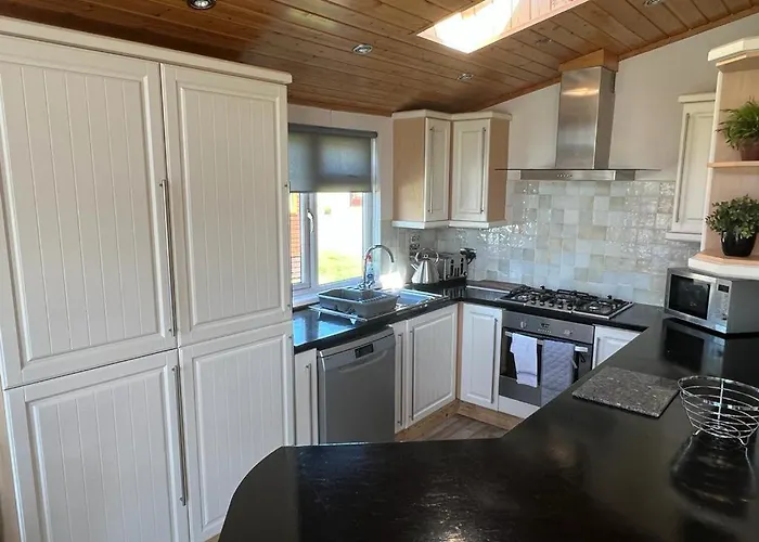 Crystal With Hot Tub Dom wakacyjny Malton