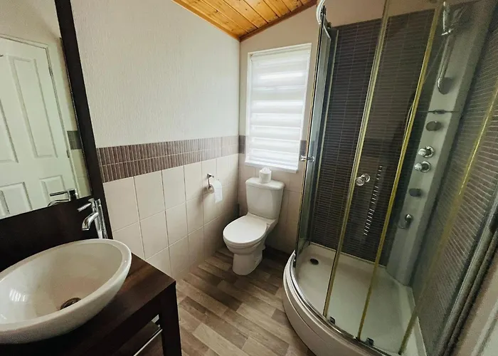 Dom wakacyjny Crystal With Hot Tub