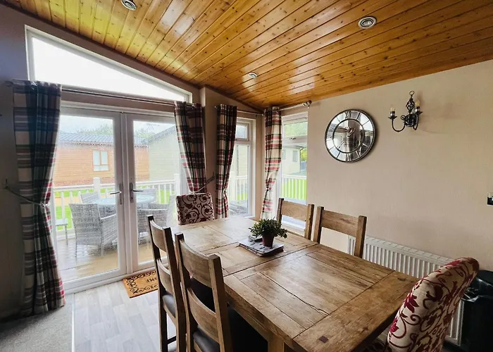 Dom wakacyjny Crystal With Hot Tub *