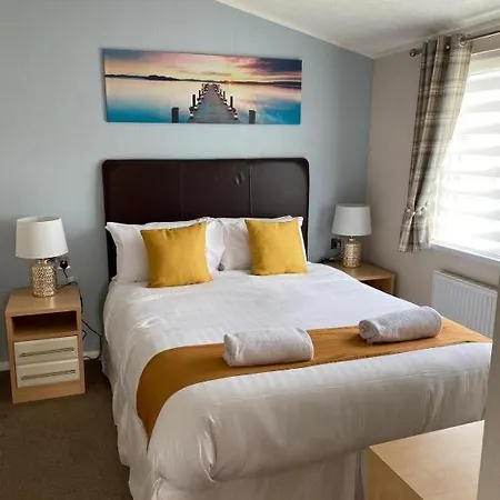 Crystal With Hot Tub *